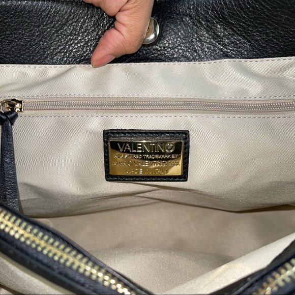 NEW Valentino By Mario Valentino Luisa Embossed Shoulder Bag in Black - Picture 7 of 12